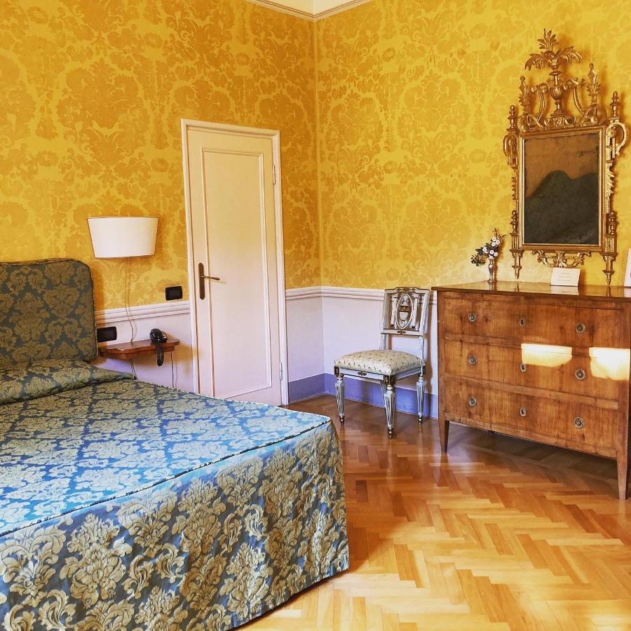 Palazzo Tucci Residenza D'Epoca Bed & Breakfast Лука Екстериор снимка