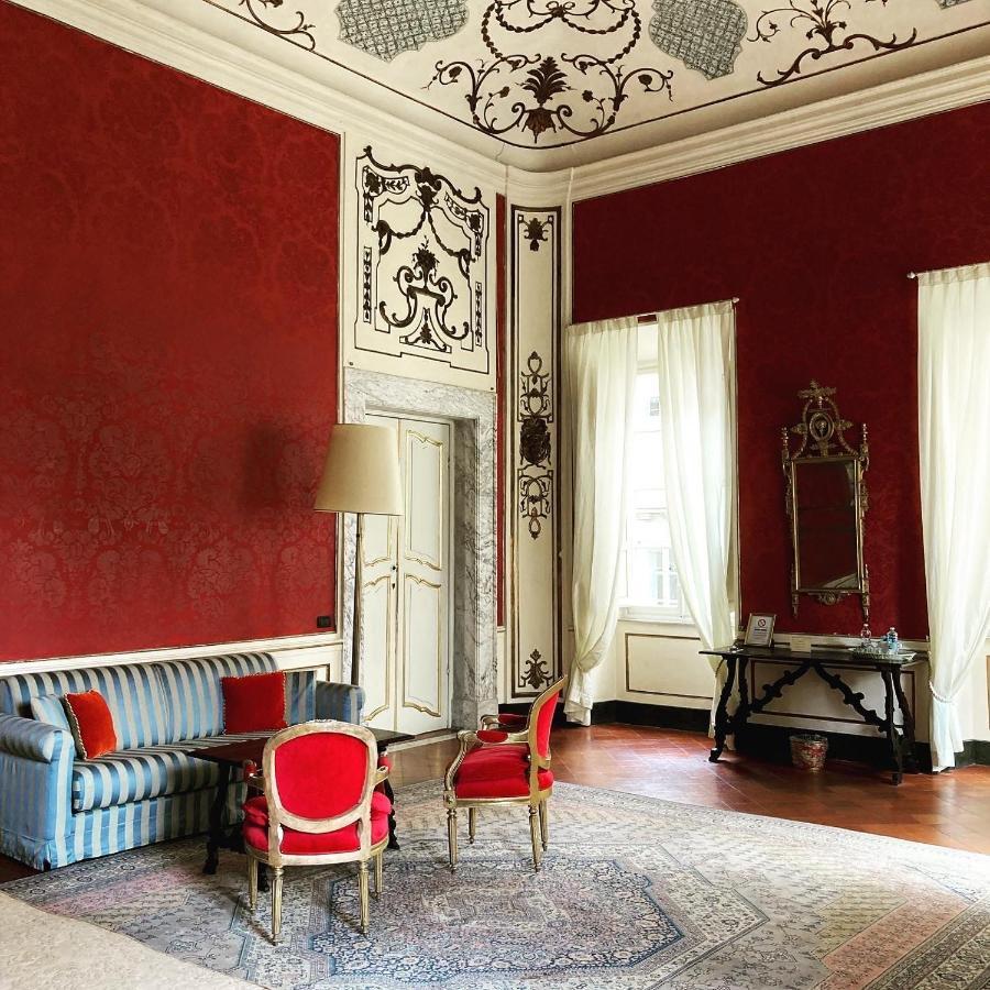 Palazzo Tucci Residenza D'Epoca Bed & Breakfast Лука Екстериор снимка