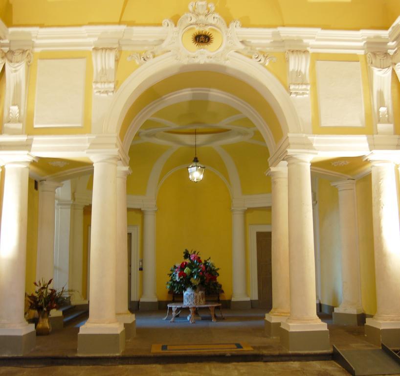 Palazzo Tucci Residenza D'Epoca Bed & Breakfast Лука Екстериор снимка