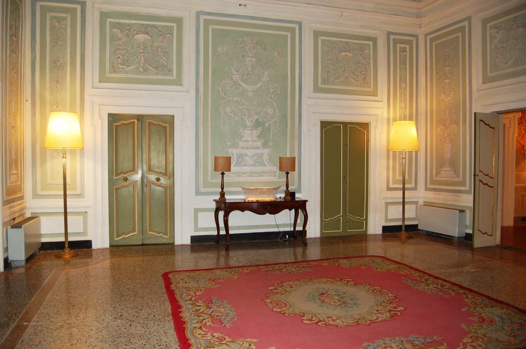 Palazzo Tucci Residenza D'Epoca Bed & Breakfast Лука Екстериор снимка