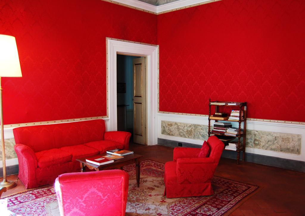 Palazzo Tucci Residenza D'Epoca Bed & Breakfast Лука Екстериор снимка